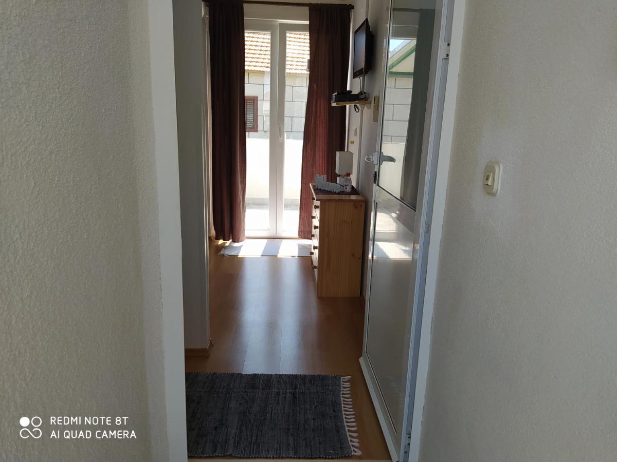 Apartments Ante ตรีบูนย์ ภายนอก รูปภาพ
