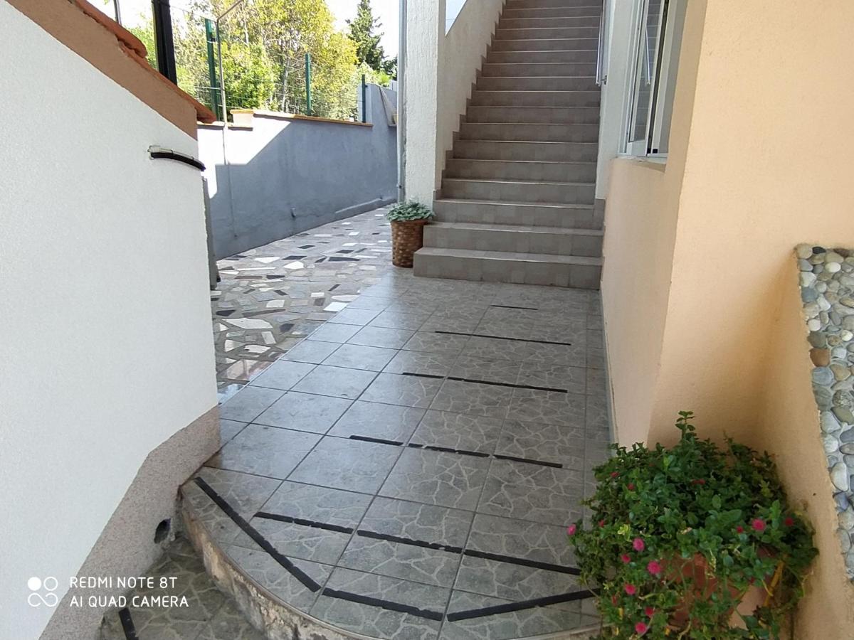 Apartments Ante ตรีบูนย์ ภายนอก รูปภาพ