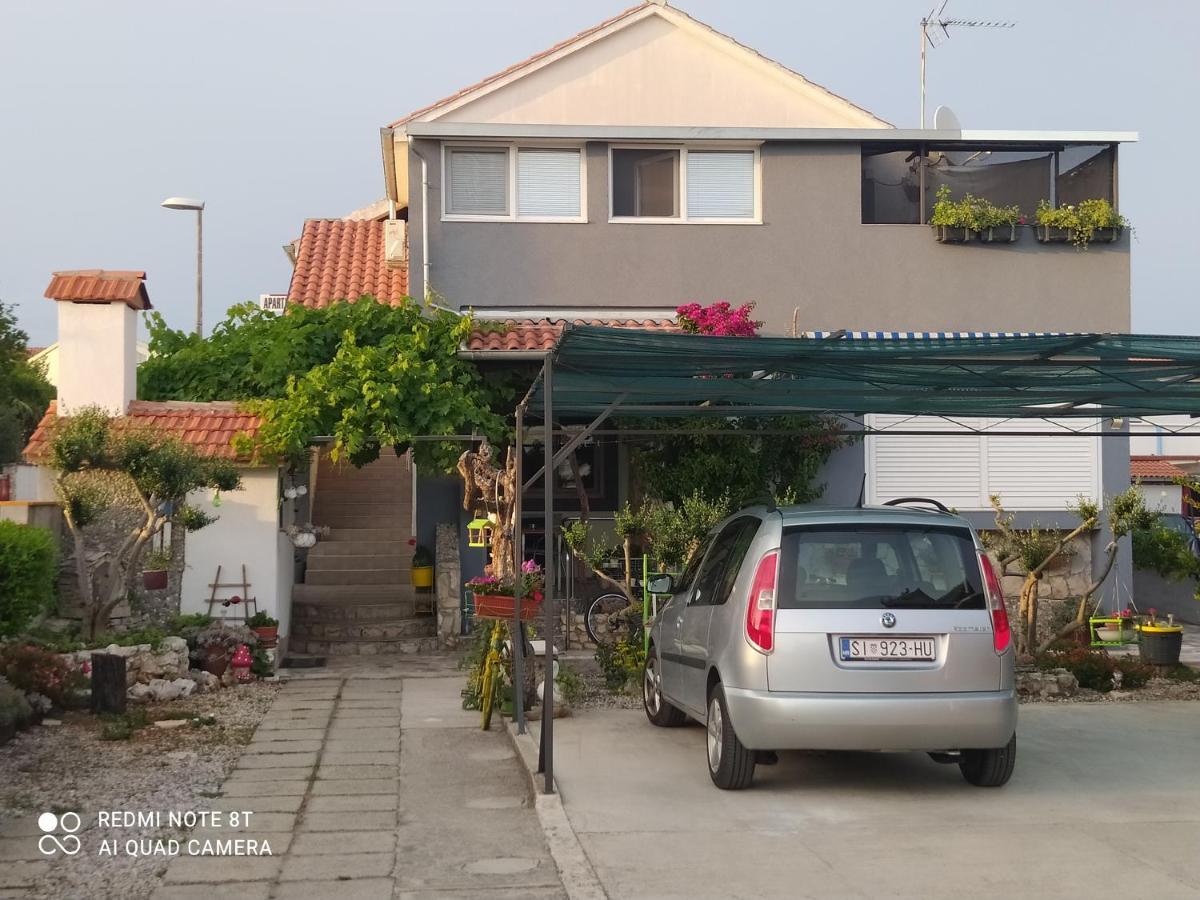 Apartments Ante ตรีบูนย์ ภายนอก รูปภาพ