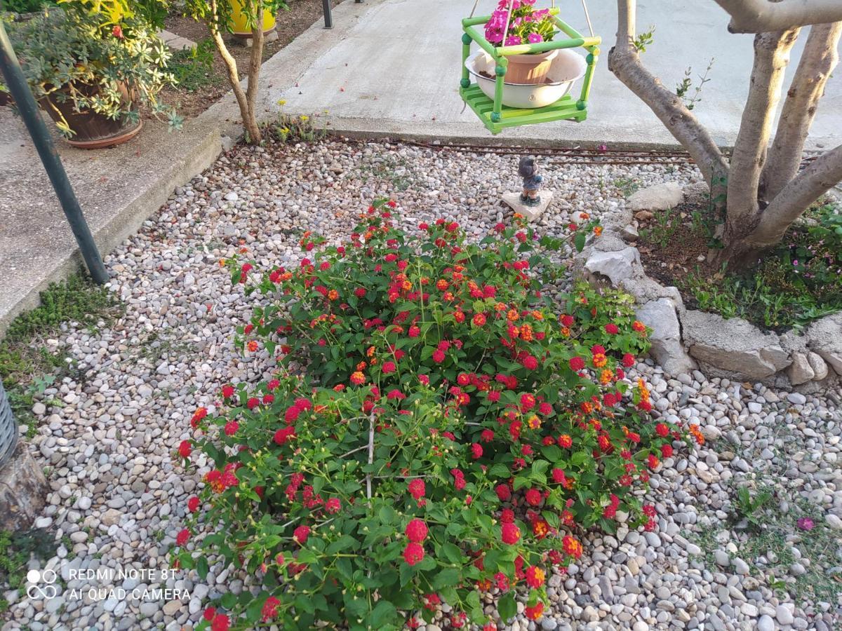 Apartments Ante ตรีบูนย์ ภายนอก รูปภาพ